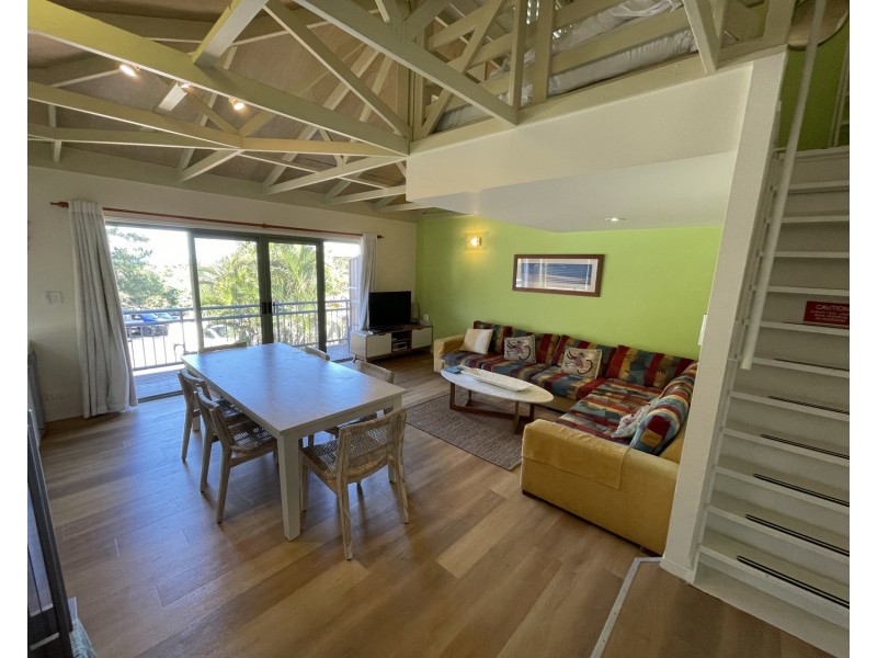 5/4-10 Kennedy Drive, Point Lookout QLD 4183