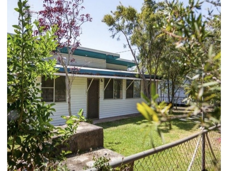 6 Oxley Parade, Dunwich QLD 4183