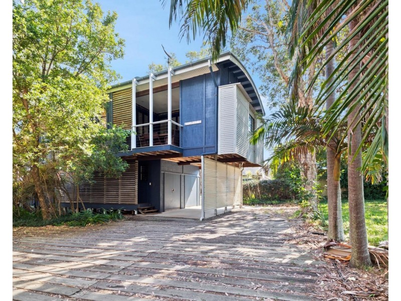 2/108 Mooloomba Road, Point Lookout QLD 4183