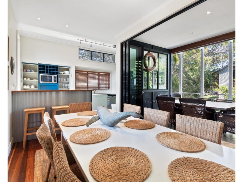 2/108 Mooloomba Road, Point Lookout QLD 4183