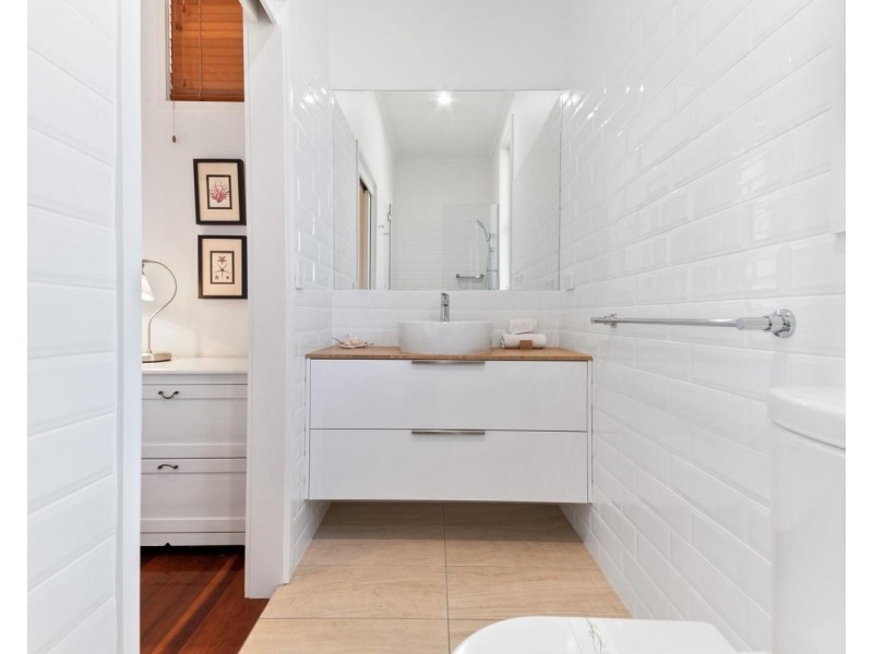 2/108 Mooloomba Road, Point Lookout QLD 4183