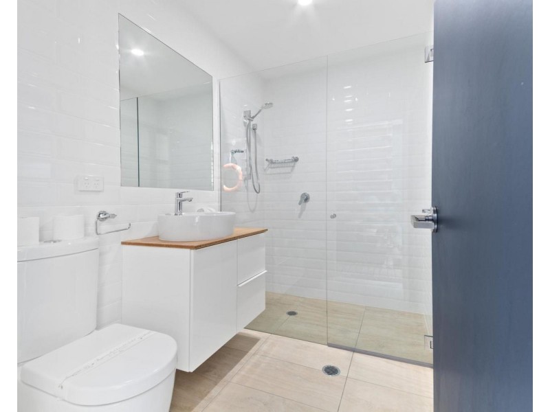 2/108 Mooloomba Road, Point Lookout QLD 4183