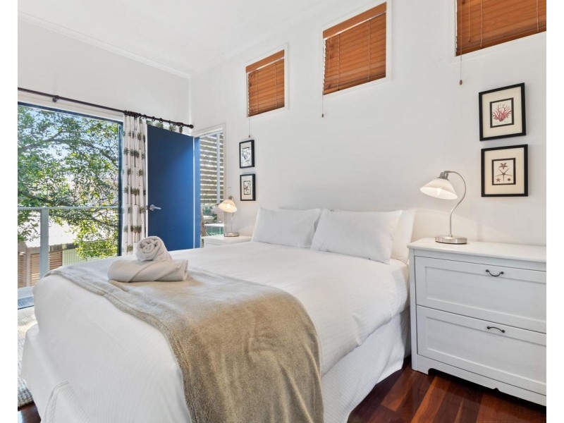 2/108 Mooloomba Road, Point Lookout QLD 4183