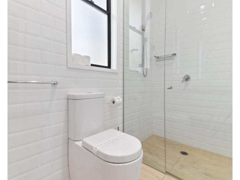 2/108 Mooloomba Road, Point Lookout QLD 4183