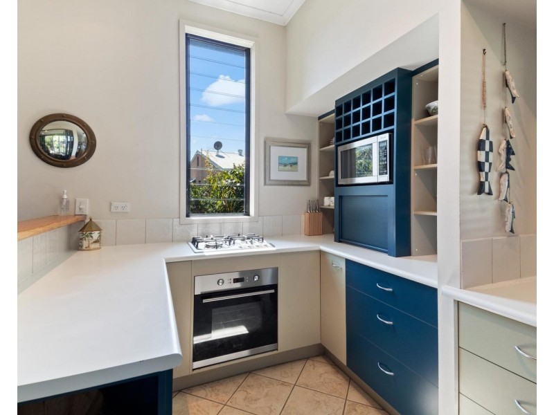 2/108 Mooloomba Road, Point Lookout QLD 4183