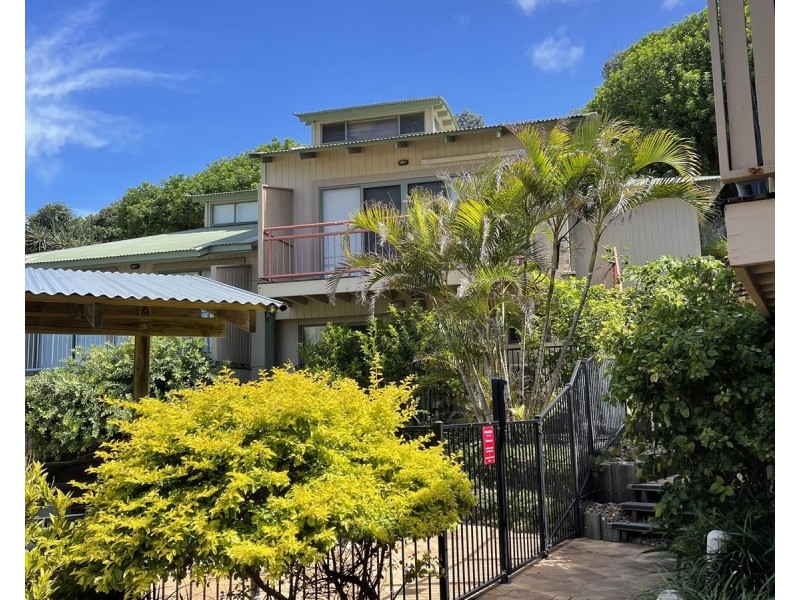 12/4-10 Kennedy Drive, Point Lookout QLD 4183