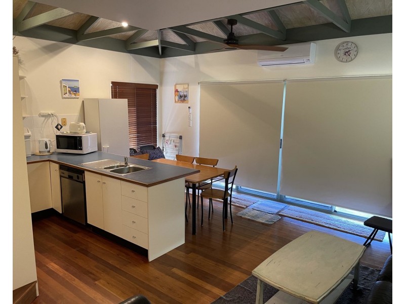 12/4-10 Kennedy Drive, Point Lookout QLD 4183