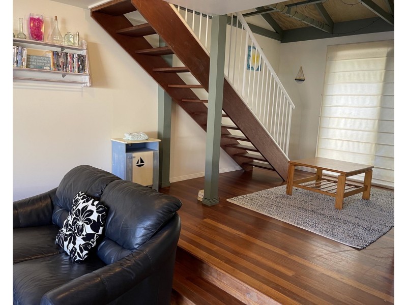 12/4-10 Kennedy Drive, Point Lookout QLD 4183