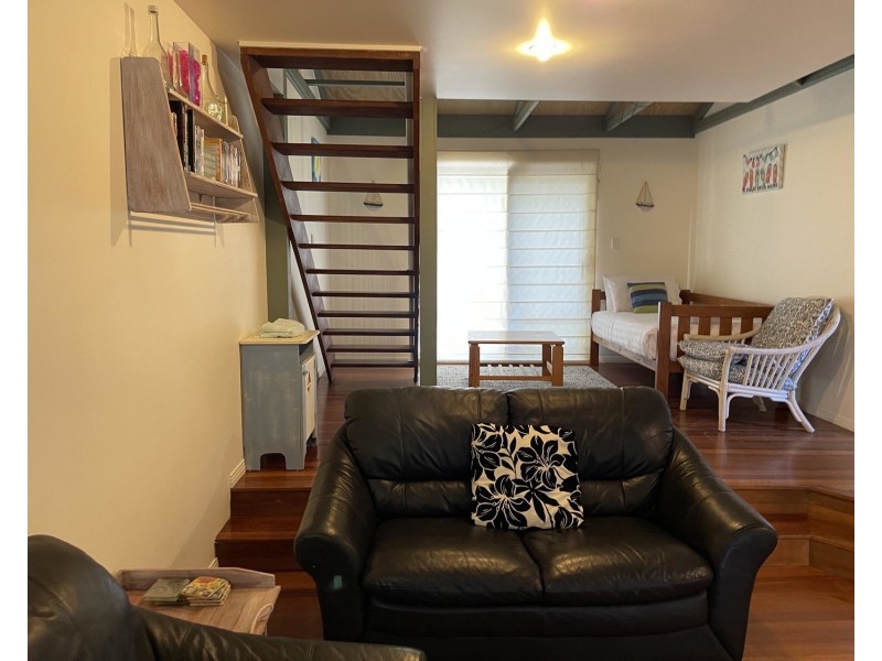 12/4-10 Kennedy Drive, Point Lookout QLD 4183