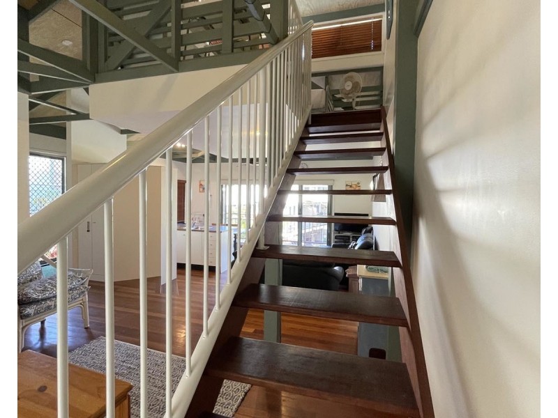 12/4-10 Kennedy Drive, Point Lookout QLD 4183