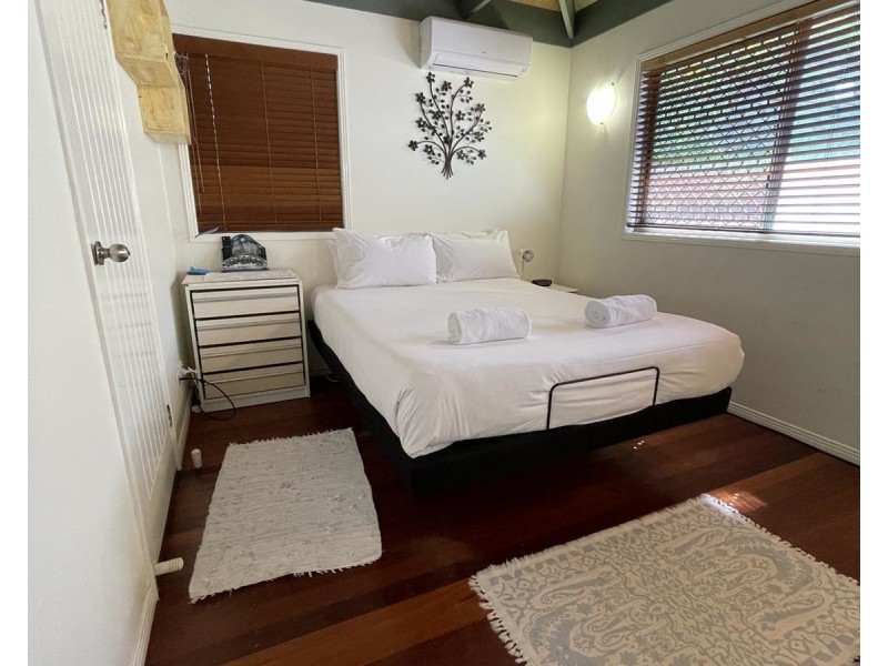 12/4-10 Kennedy Drive, Point Lookout QLD 4183