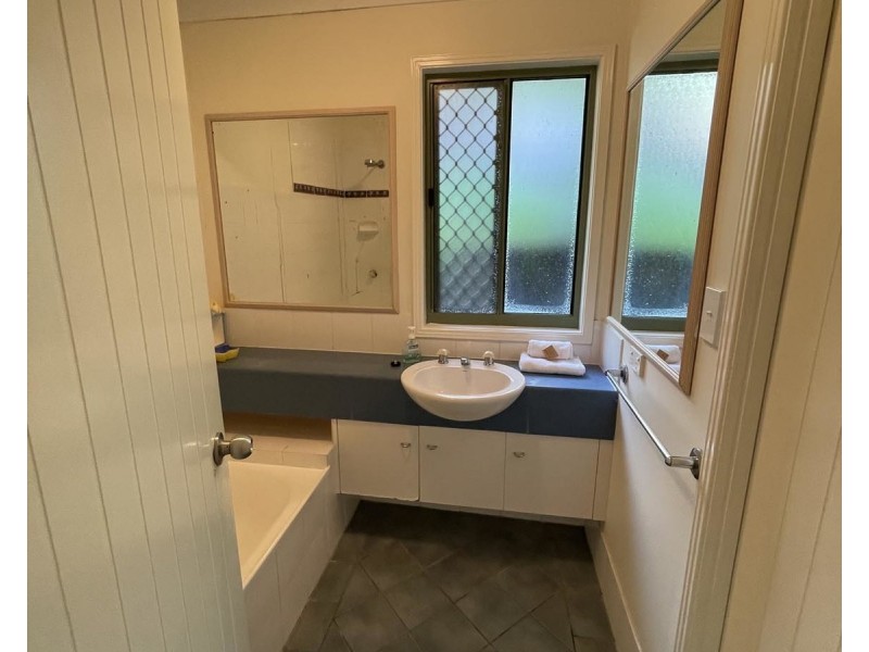 12/4-10 Kennedy Drive, Point Lookout QLD 4183