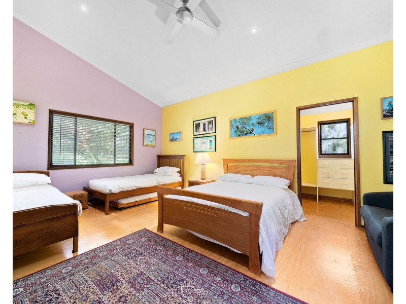 5 Bimba Street, Point Lookout QLD 4183