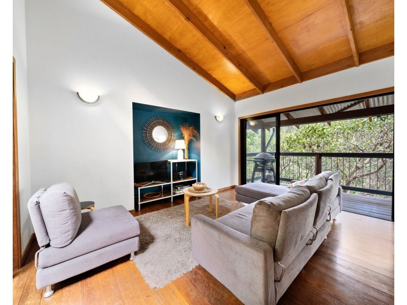 36 Samarinda Way, Point Lookout QLD 4183