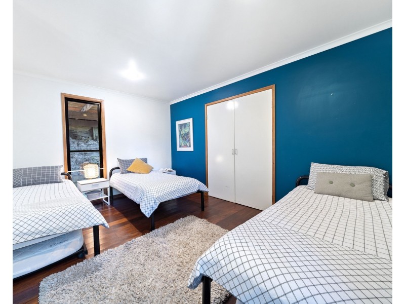 36 Samarinda Way, Point Lookout QLD 4183