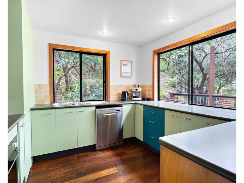 36 Samarinda Way, Point Lookout QLD 4183