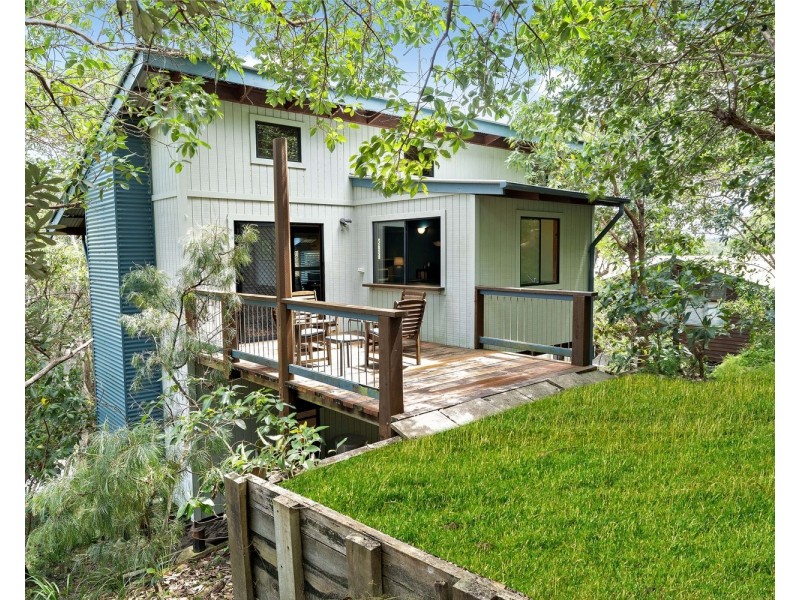 36 Samarinda Way, Point Lookout QLD 4183