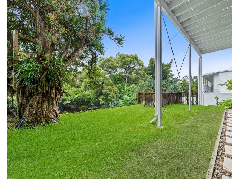 139 Dickson Way, Point Lookout QLD 4183