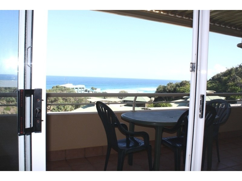 9/1 Samarinda Drive, Point Lookout QLD 4183