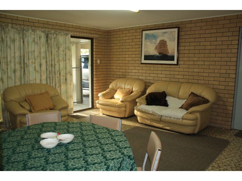 6 Ballow Street, Amity Point QLD 4183