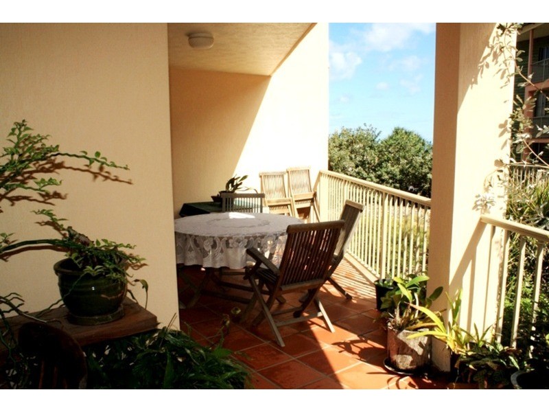 25/11-13 Samarinda Drive, Point Lookout QLD 4183