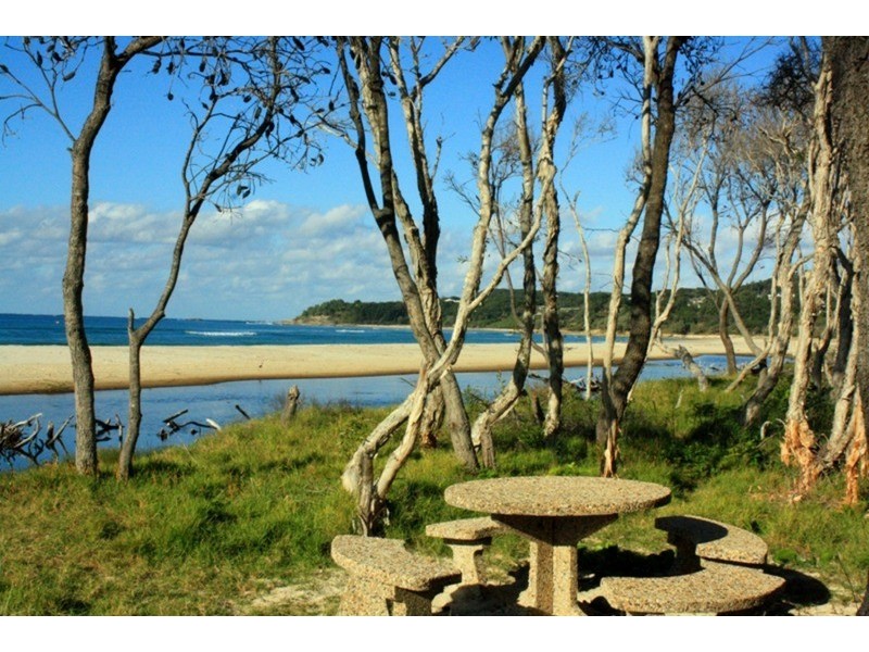 108 Dickson Way, Point Lookout QLD 4183