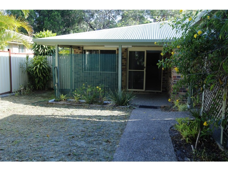 38 Kindara Street, Amity Point QLD 4183