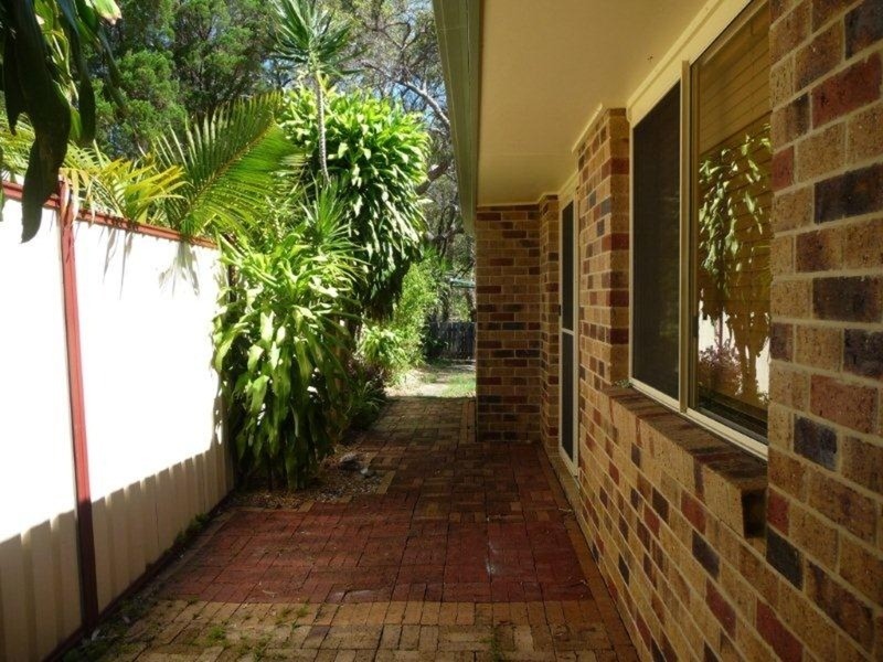 38 Kindara Street, Amity Point QLD 4183
