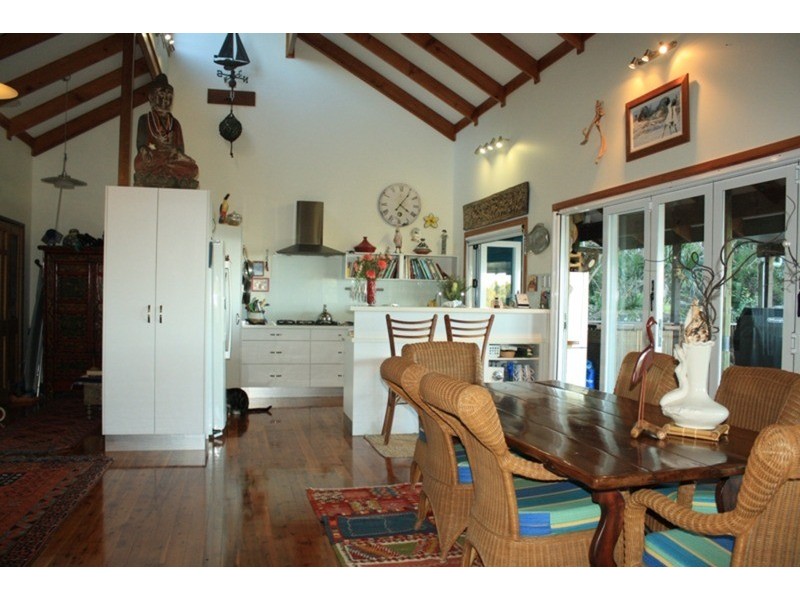 41 Cumming Parade, Point Lookout QLD 4183