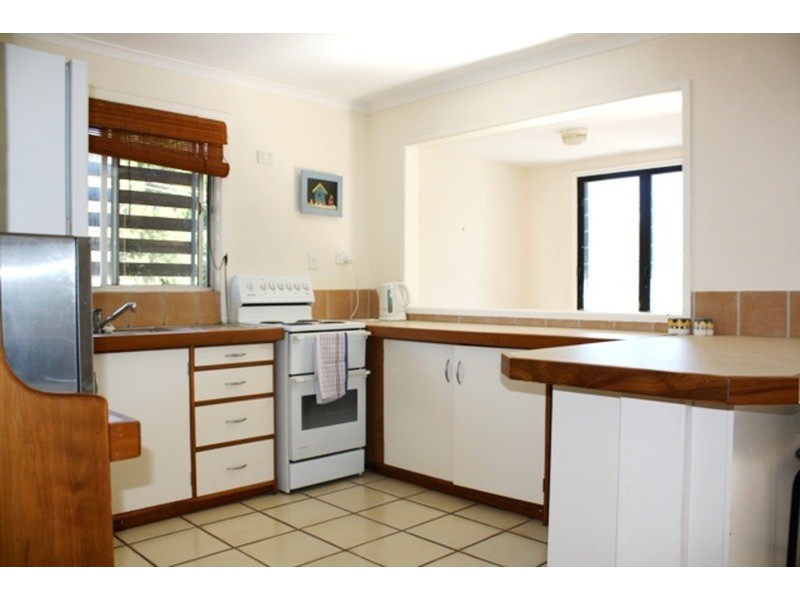 2 Millers Lane, Amity Point QLD 4183