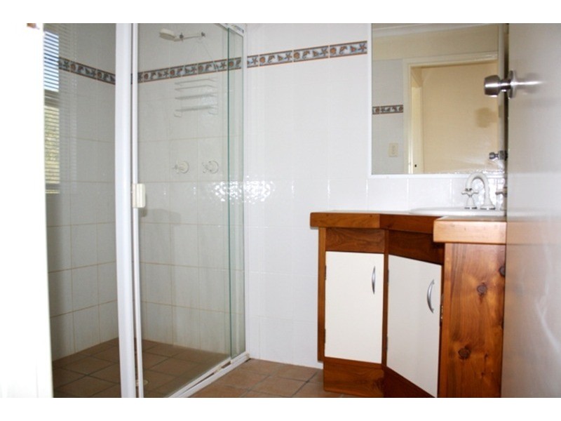 2 Millers Lane, Amity Point QLD 4183