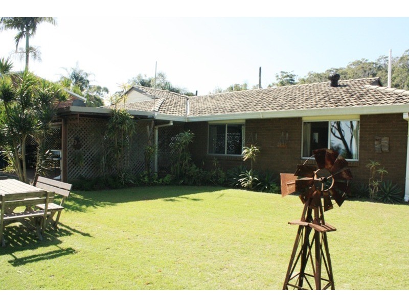 15 Rainbow Crescent, Dunwich QLD 4183