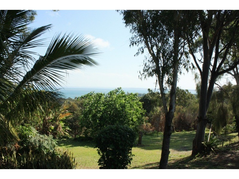 15 Rainbow Crescent, Dunwich QLD 4183