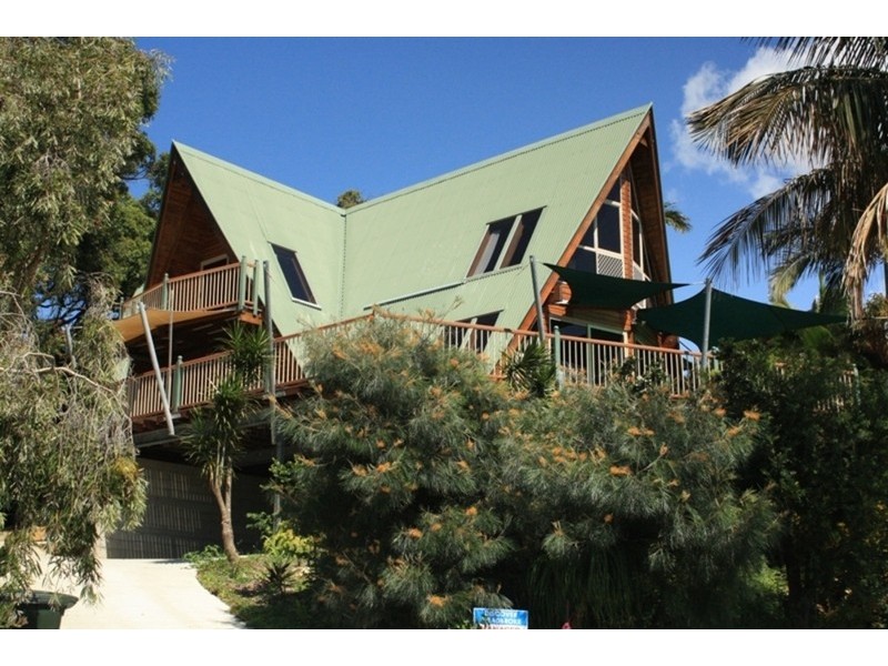 4 Merinda Crescent, Point Lookout QLD 4183