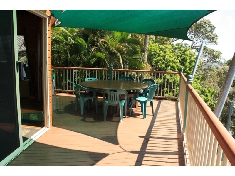 4 Merinda Crescent, Point Lookout QLD 4183