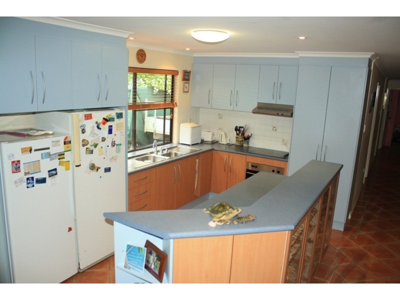 14 Kindara Street, Amity Point QLD 4183