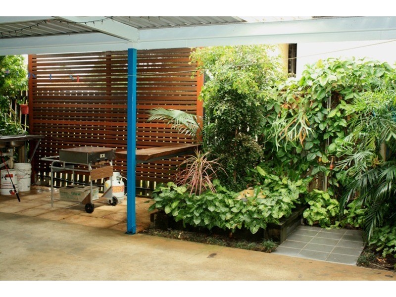 14 Kindara Street, Amity Point QLD 4183