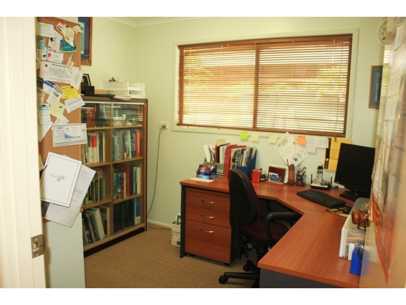 14 Kindara Street, Amity Point QLD 4183