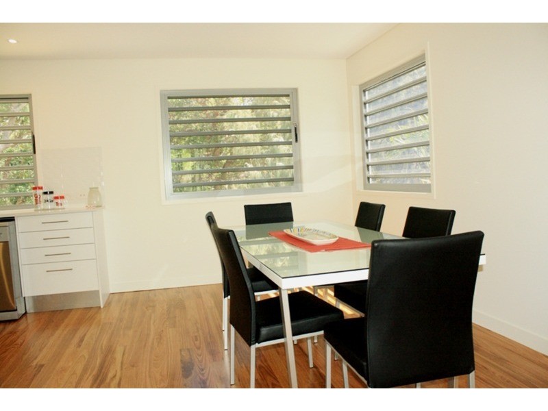 2/16 Tramican Street, Point Lookout QLD 4183