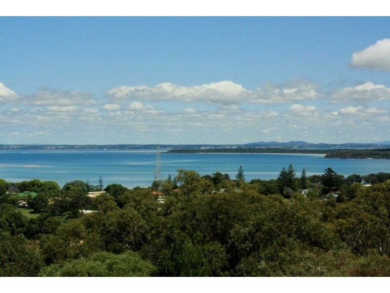 75 Rainbow Crescent, Dunwich QLD 4183
