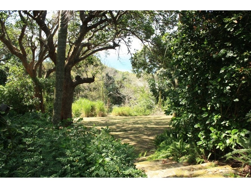 19 Yarrong Road, Point Lookout QLD 4183