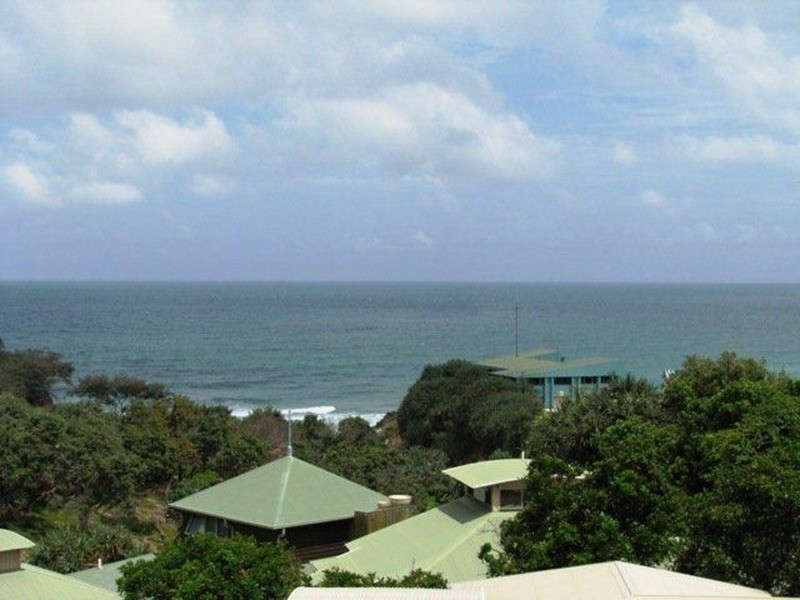 18/1-5 Samarinda Drive, Point Lookout QLD 4183