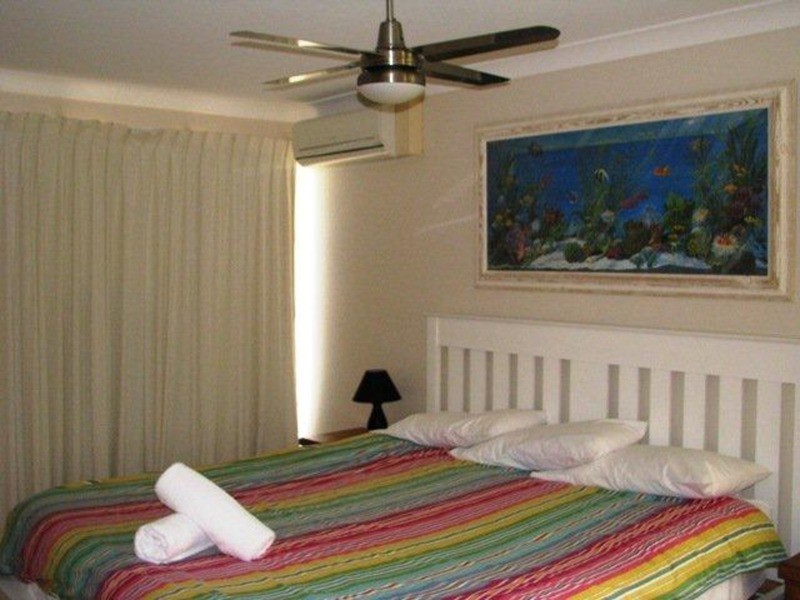 18/1-5 Samarinda Drive, Point Lookout QLD 4183