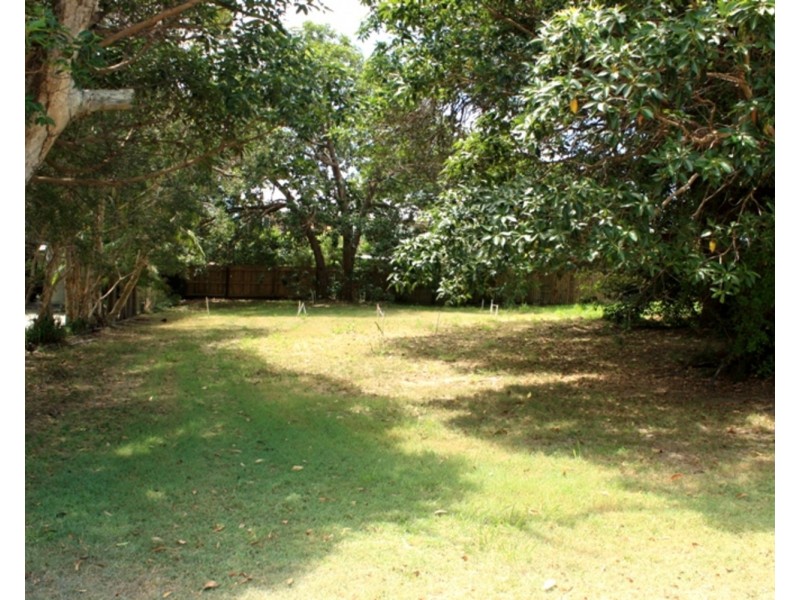 106 Mooloomba Road, Point Lookout QLD 4183