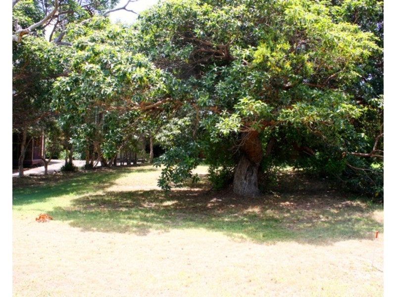 106 Mooloomba Road, Point Lookout QLD 4183
