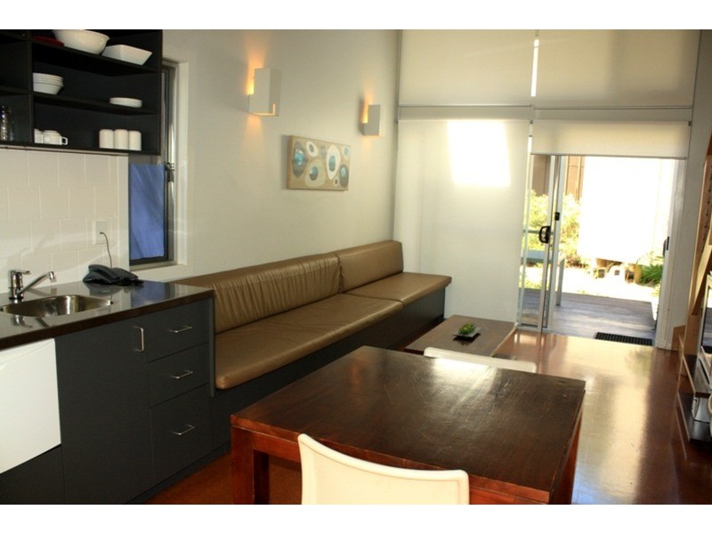 49 Dickson Way, Point Lookout QLD 4183