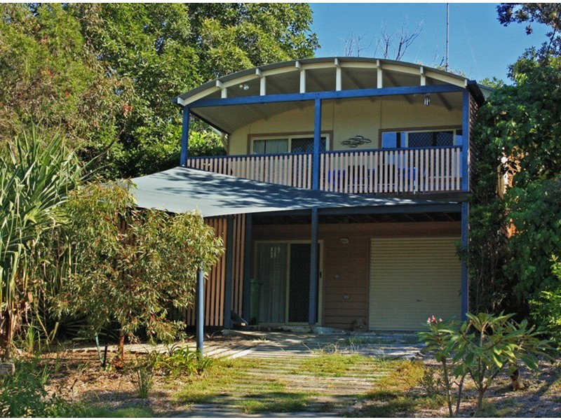 30 Bigoon Road, Point Lookout QLD 4183