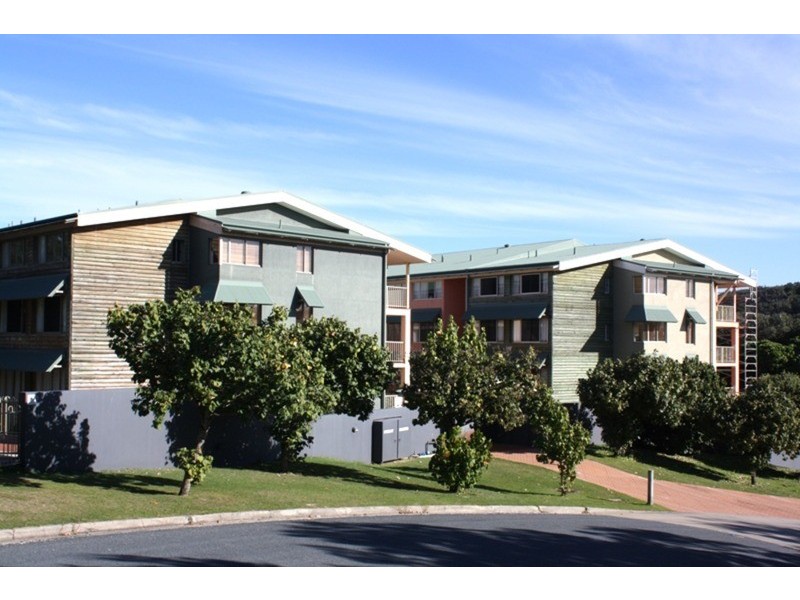 1/11 Samarinda Drive, Point Lookout QLD 4183