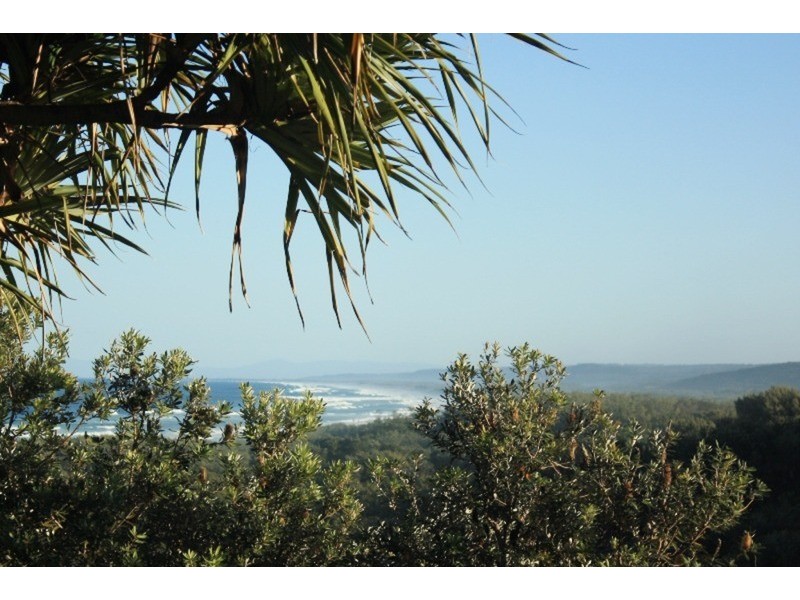 1/11 Samarinda Drive, Point Lookout QLD 4183