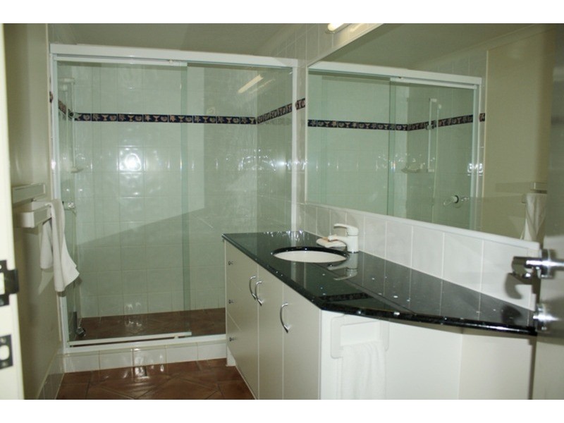 1/11 Samarinda Drive, Point Lookout QLD 4183